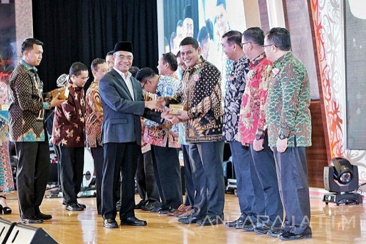 Kota Kediri Raih Penghargaan Kihajar Award 2017 