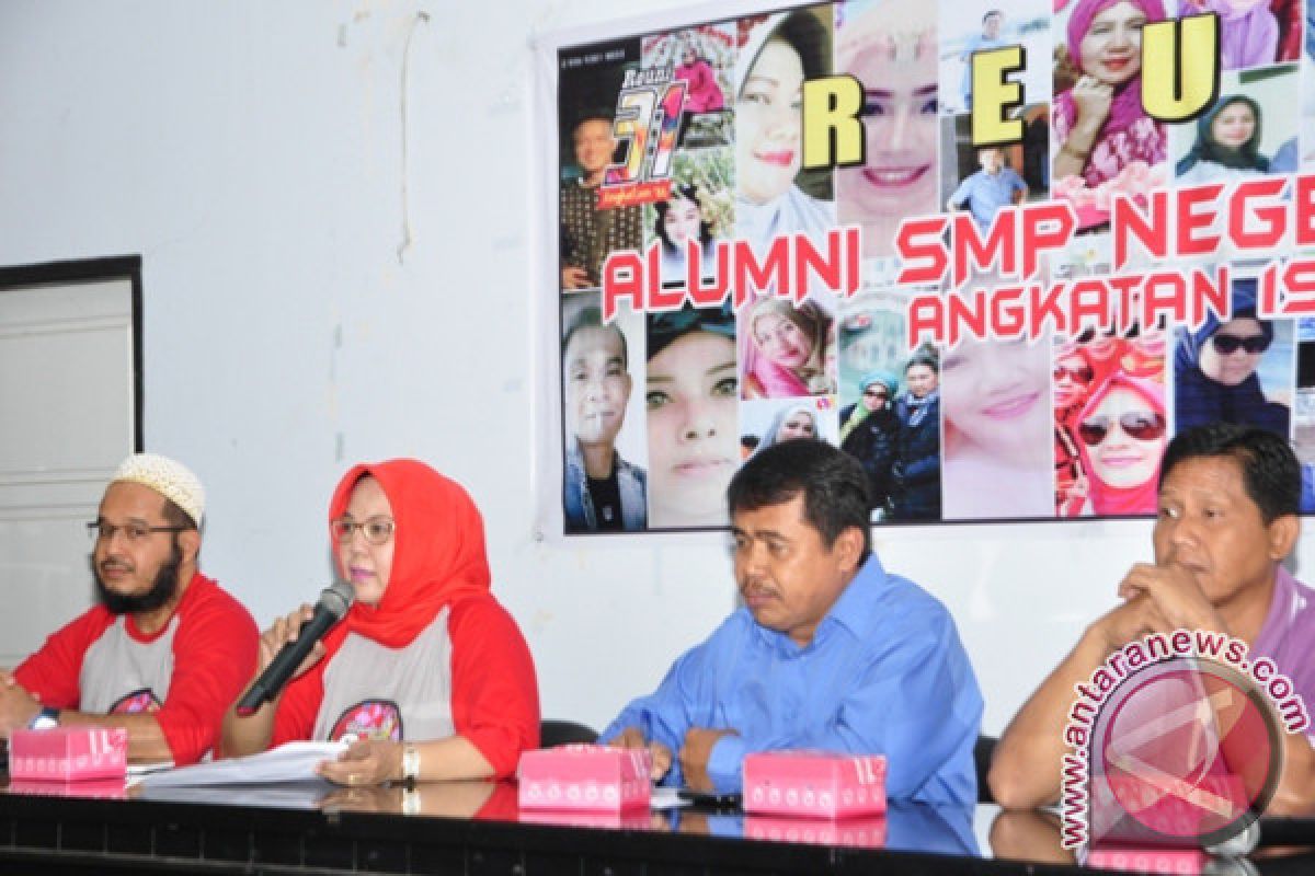 Alumni Bantu Biaya Pendidikan Siswa Miskin SMPN 3