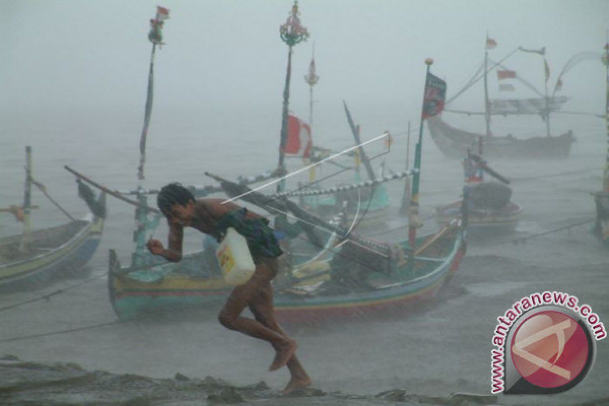 BMKG Ternate imbau masyarakat waspada cuaca buruk