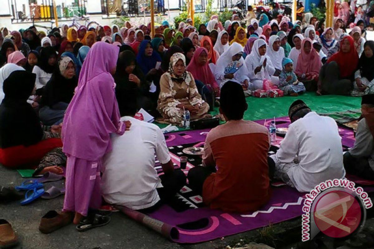 Ratusan Warga Karawang Doakan Dedi Mulyadi