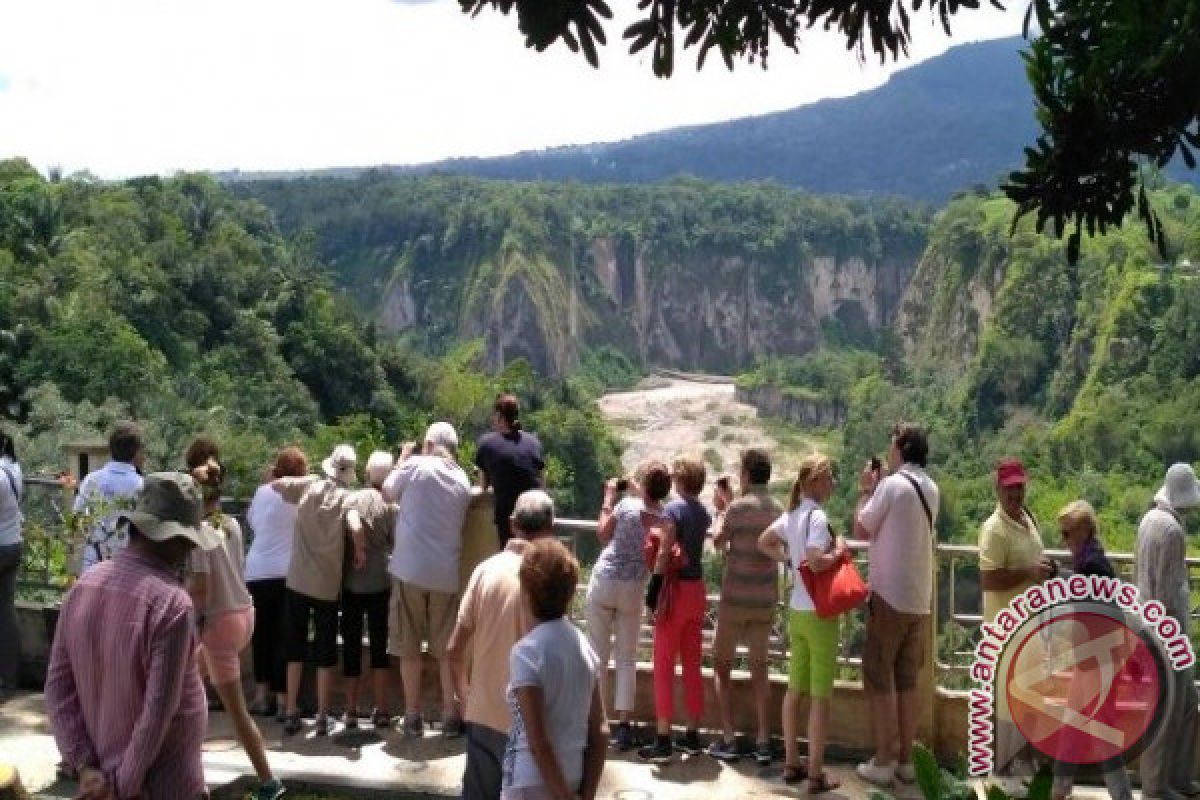 French Tourists are Doing Selfie in Sianok Gorge