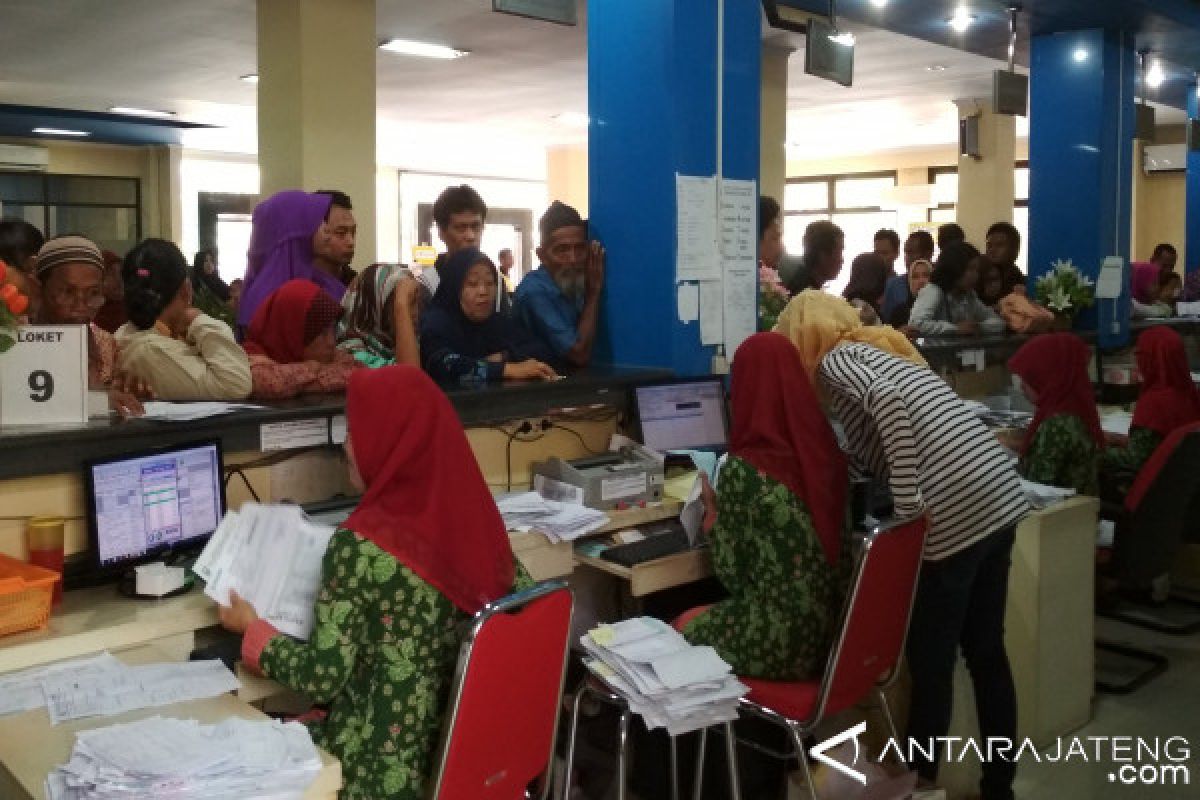 Gangguan Sistem JKN Akibatkan Antrean Pendaftaran Pasien