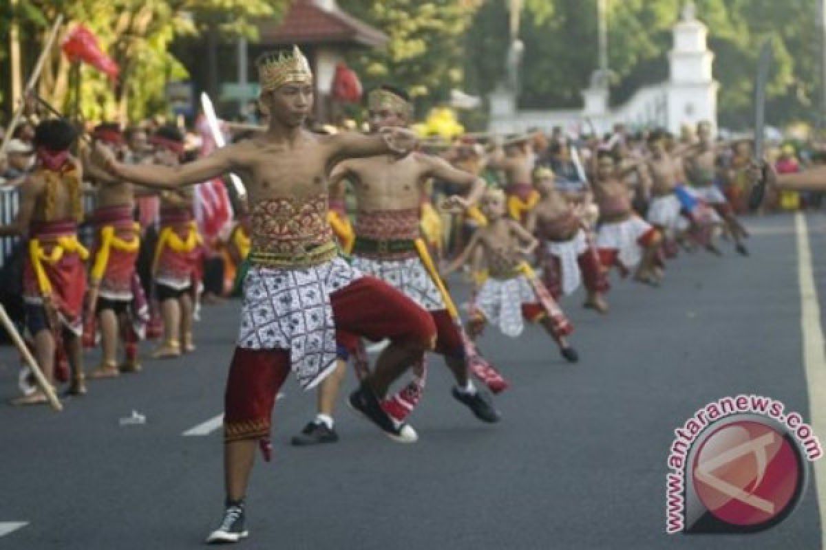 1.000 peserta ikut Indonesia menari di Solo