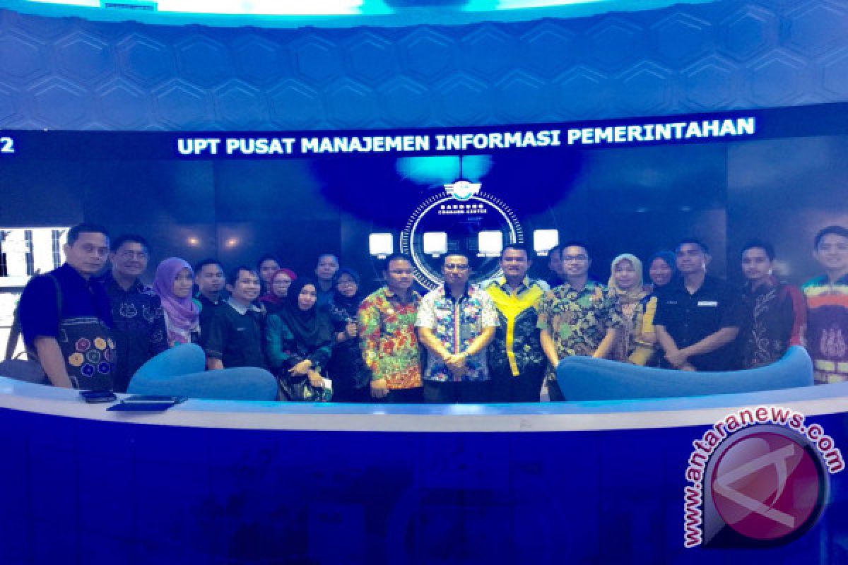 Banjarmasin City's PR brings reporters to BCC