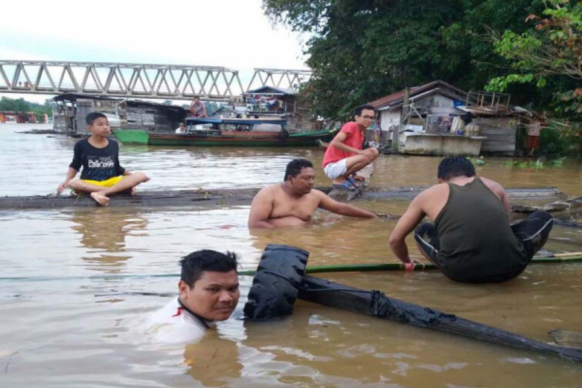 Balita Tenggelam di Sungai Barito Terus Dicari 