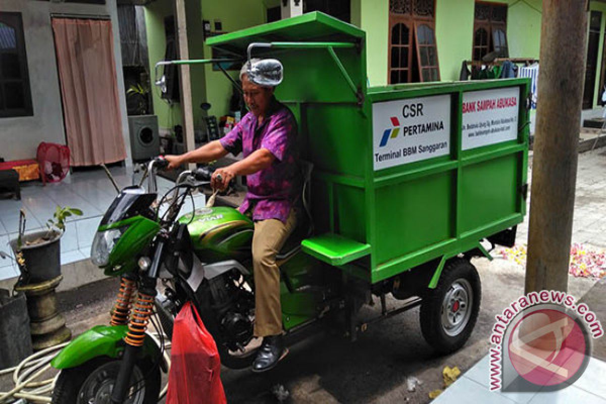 'Moci' Antarkan Banjar Tagtag Juarai Lomba Kebersihan