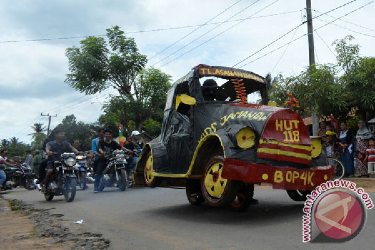 Karnaval Keliling Desa Meriahkan HUT Labuhan Maringgai