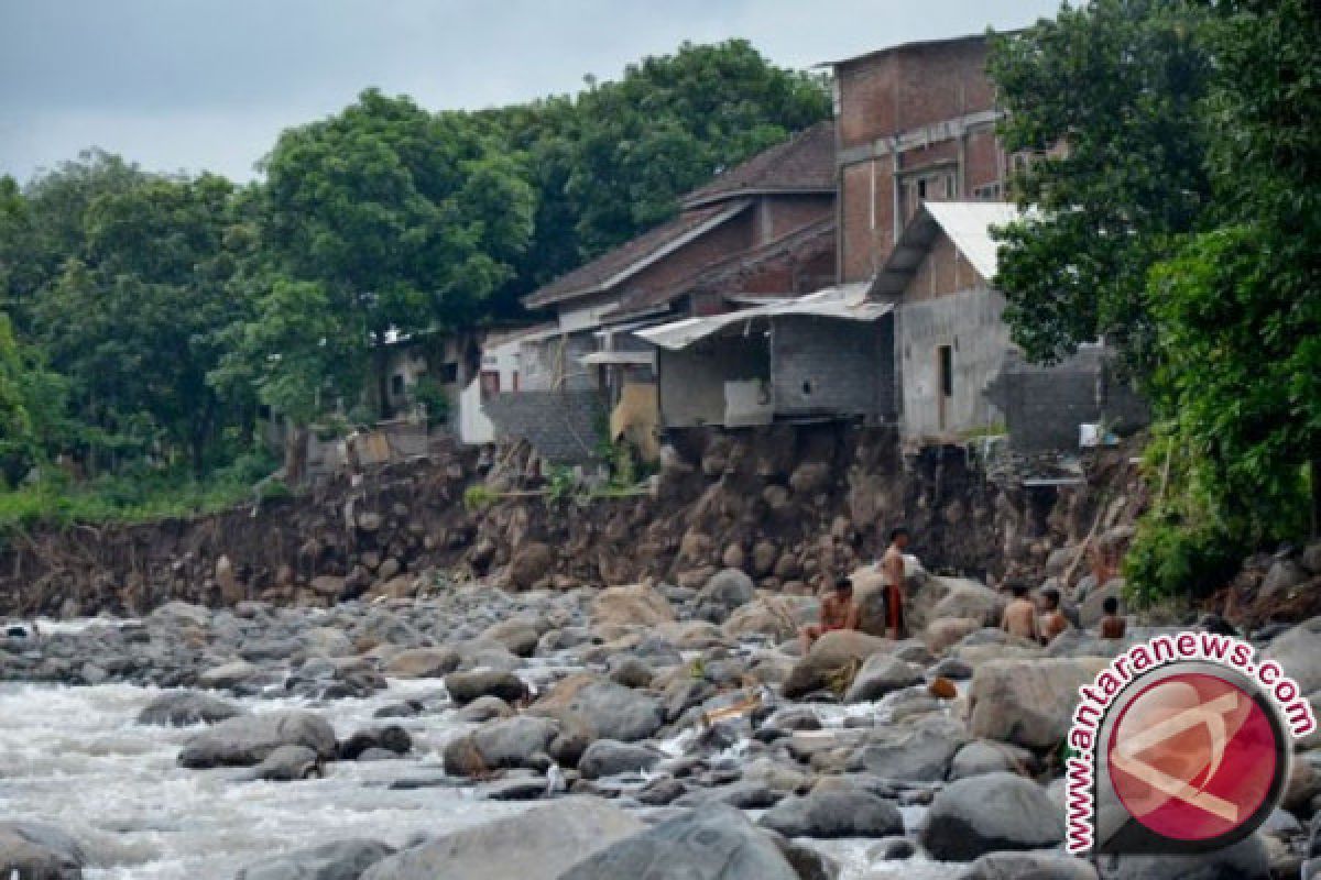 Tanggap Darurat Banjir Lombok Timur Tujuh Hari