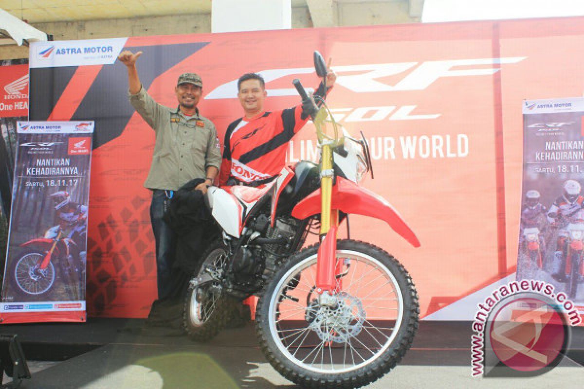 CRF150L Meluncur di Lombok Wisata Adventure 2017       