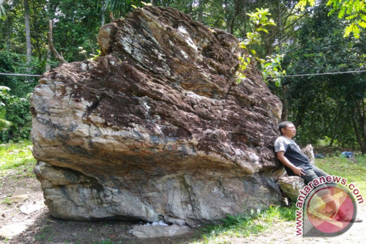 Mendaki di Bukit Peradaban Teluk Wondama