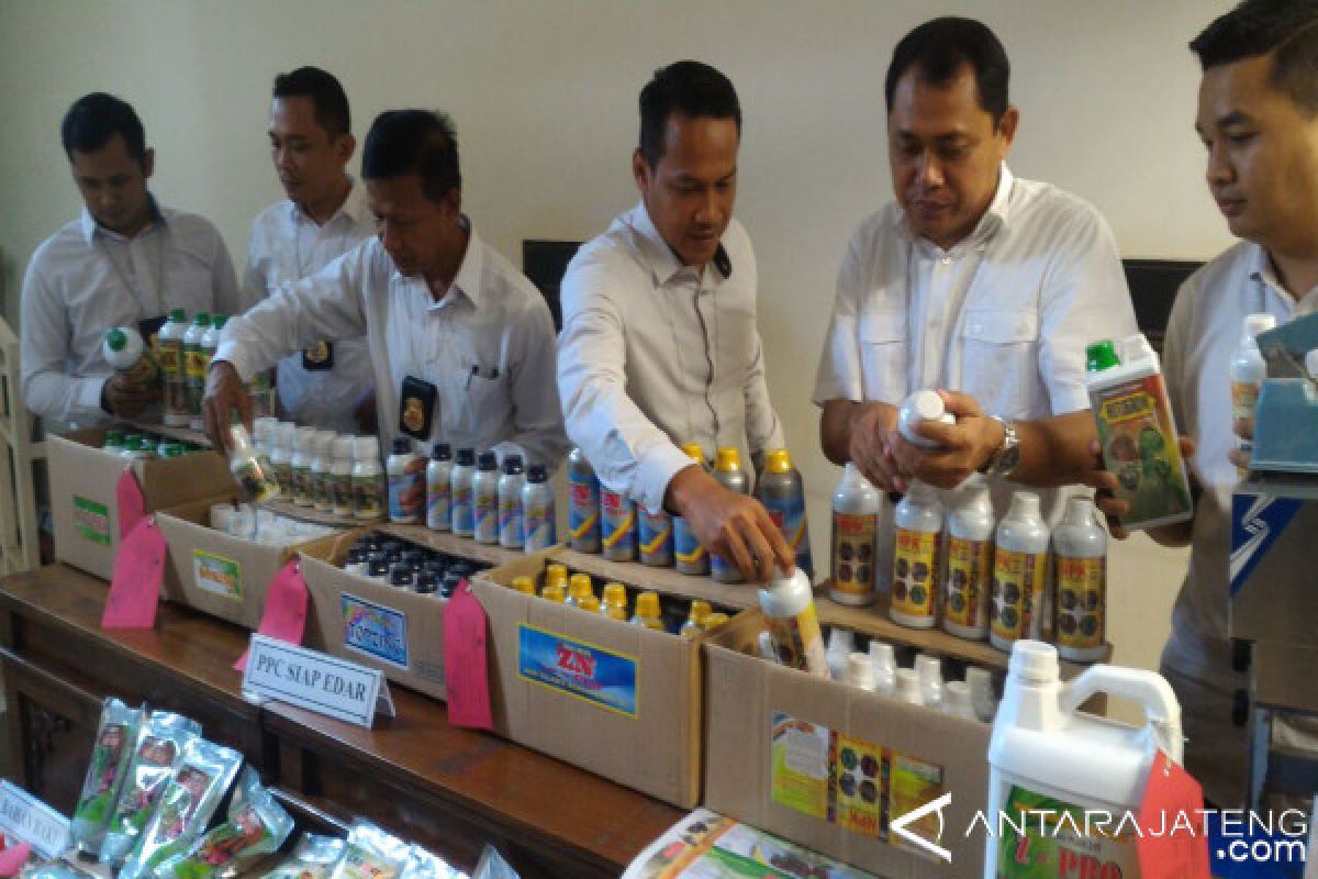 Polda Ungkap Pabrik Pupuk Ilegal di Demak