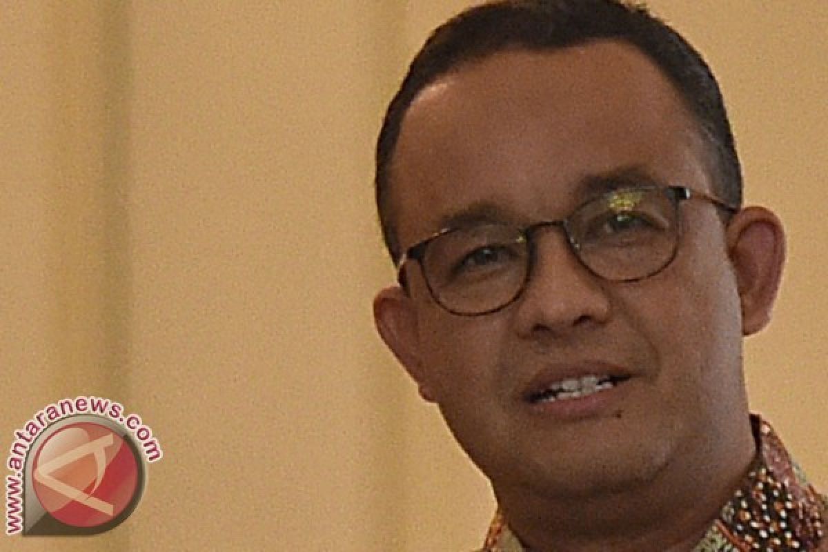 Governor Baswedan inaugurates five traditional markets