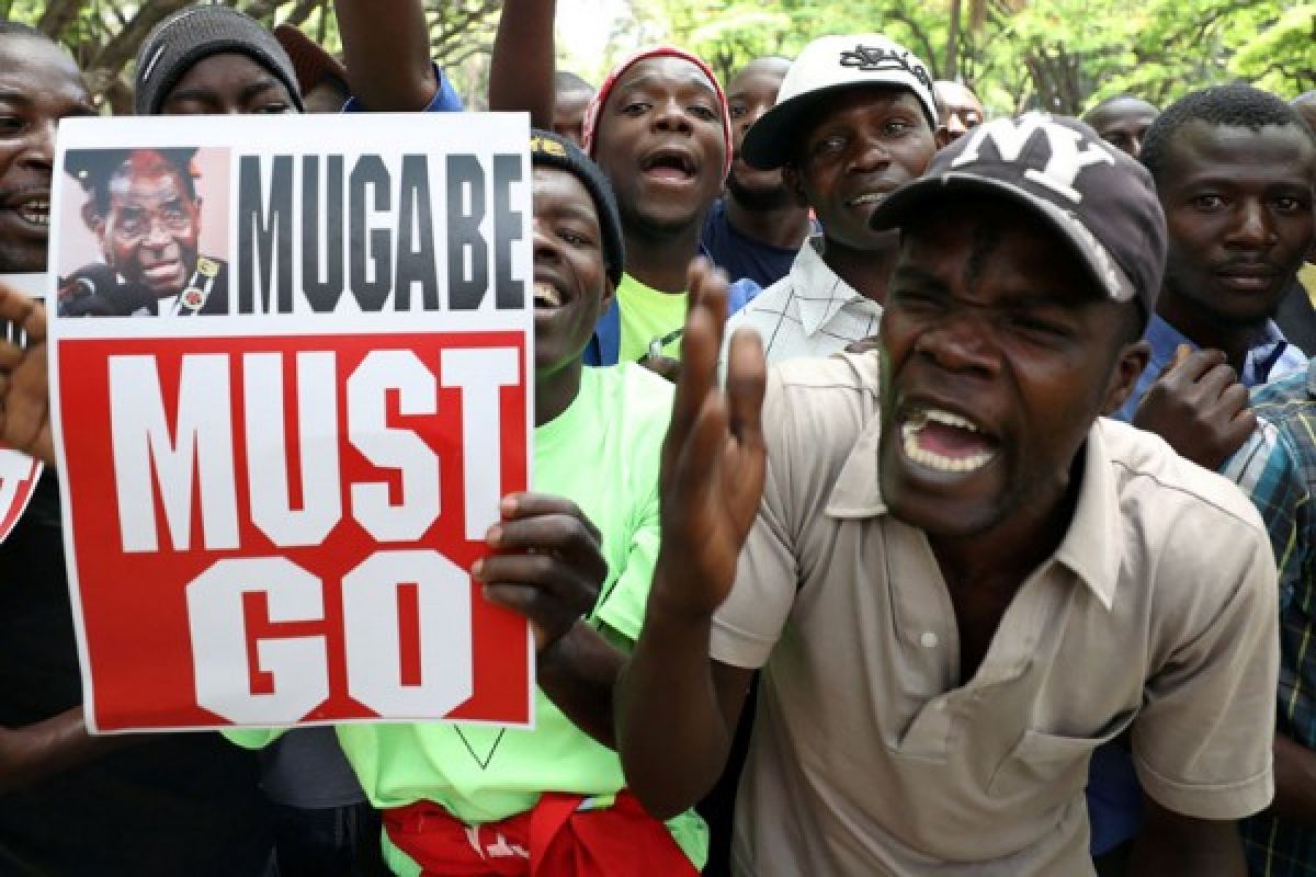 Mugabe dikabarkan sehat dan cukup gembira setelah digulingkan