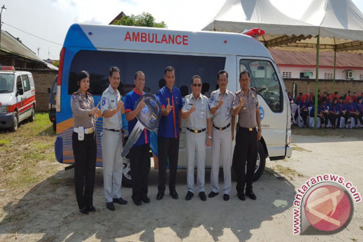 Jasa Raharja Sumut Sumbang Ambulans RS Bhayangkara
