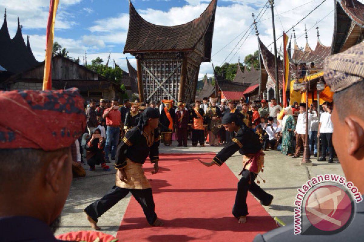 Festival Seribu Rumah Gadang Tampilkan Budaya Lama