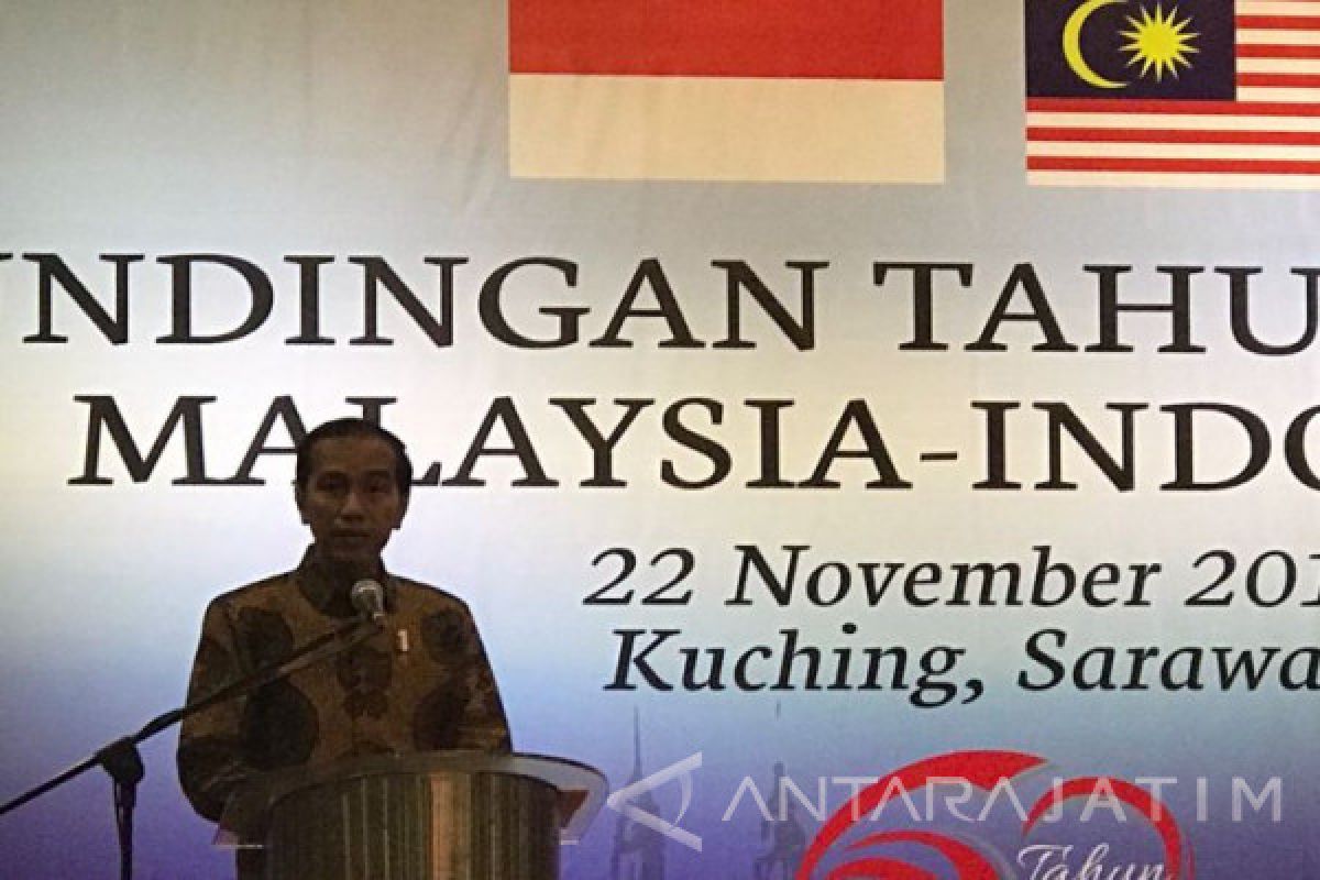 Pakai Batik, Jokowi Ingin Tunjukkan Budaya Indonesia ke Malaysia