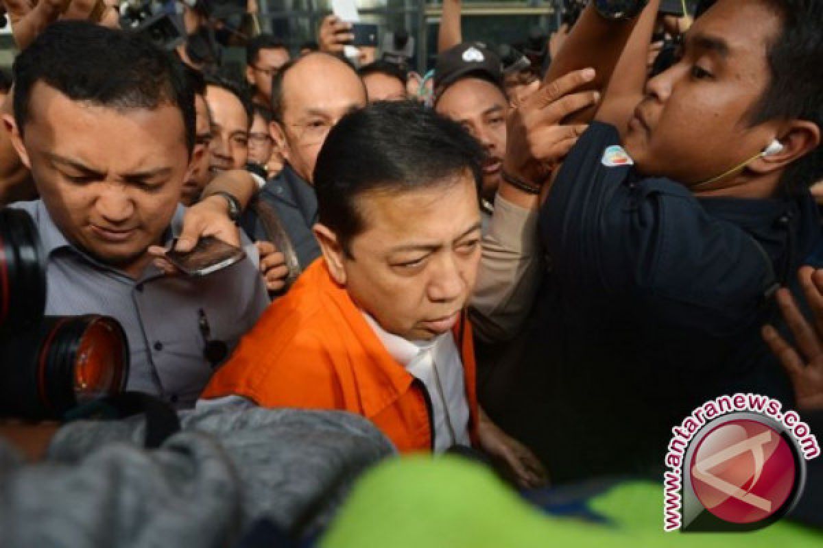 Pengamat: Novanto Seharusnya Mundur Sebagai Ketua DPR