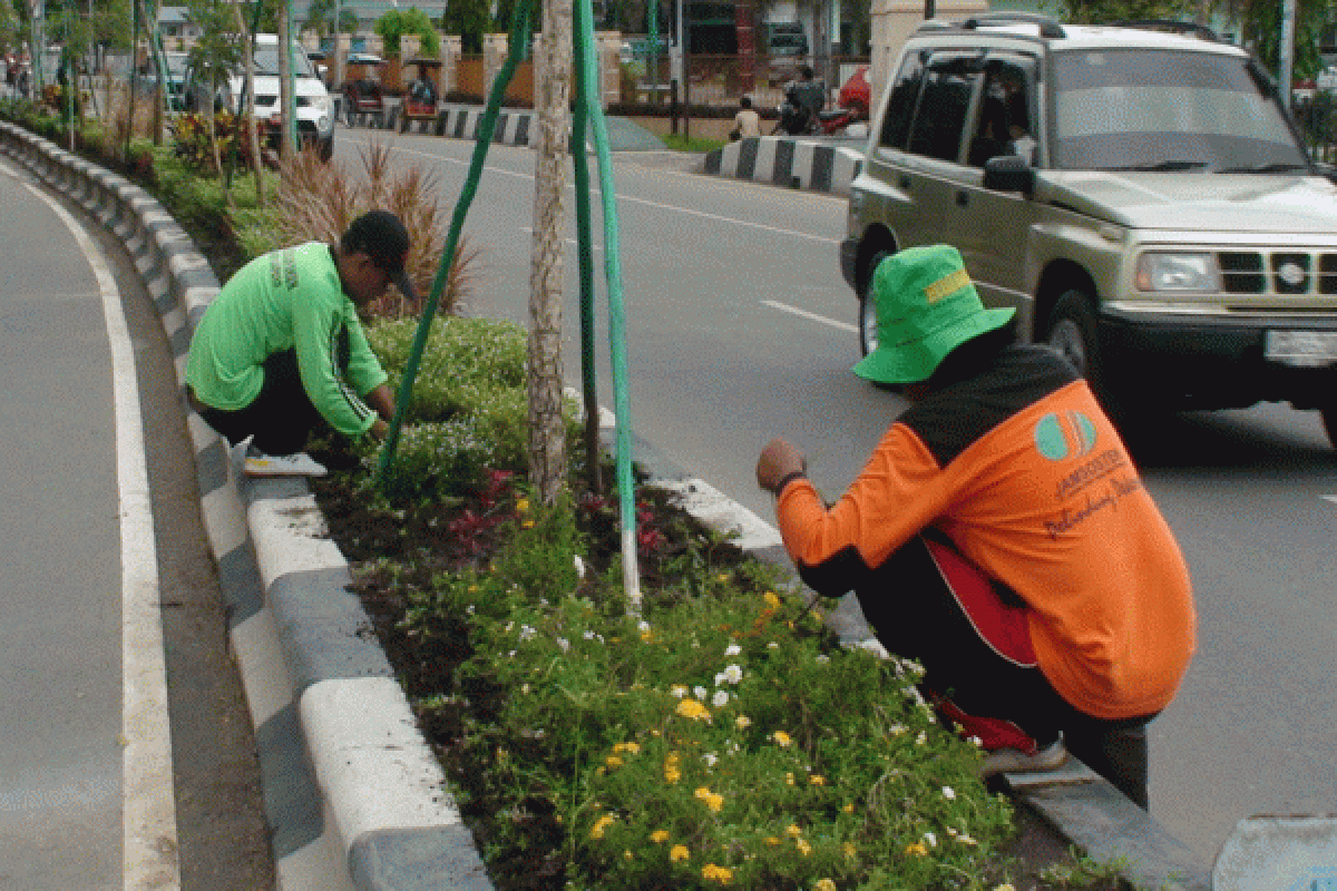 Ini Anggaran Pembangunan Taman Pembatas Jalan Karawang