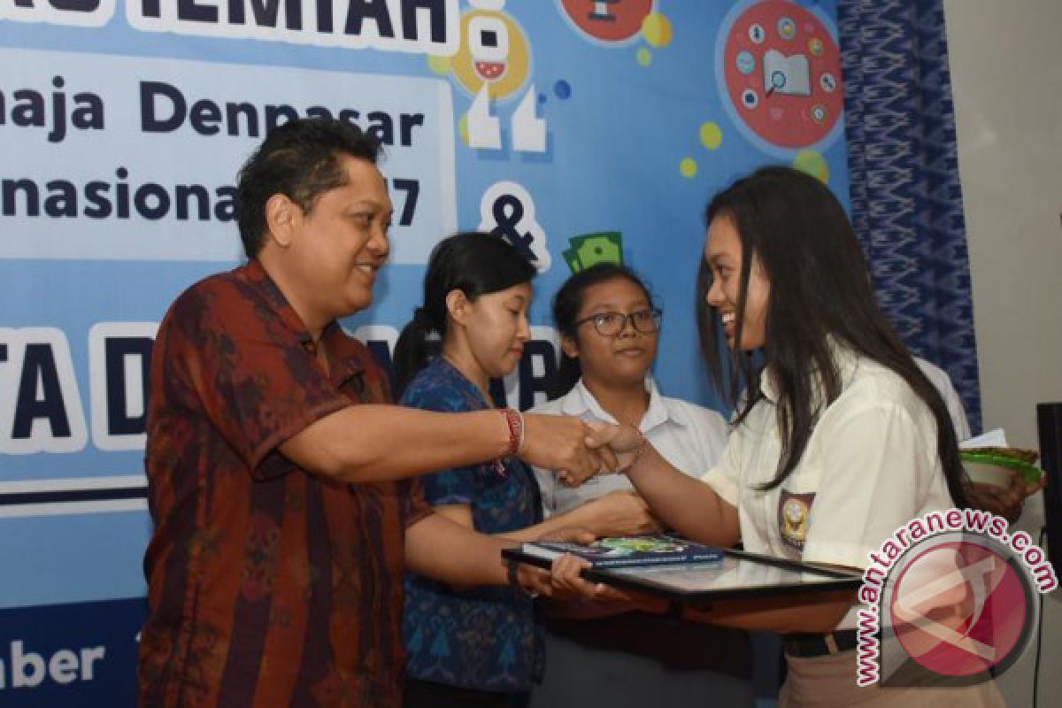 Peluncuran Buku Kumpulan Karya Ilmiah Siswa Peraih Medali