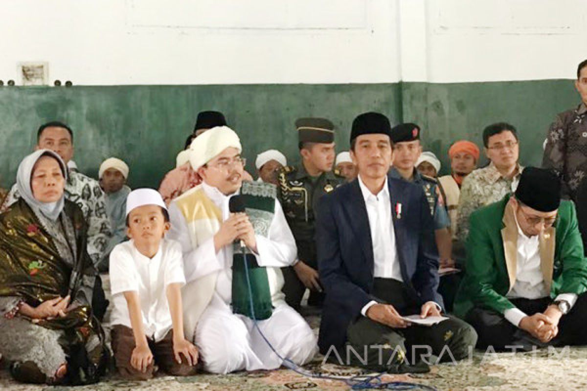 Kunjungi Ponpes di Lombok, Jokowi Didoakan Terpilih lagi (Video)