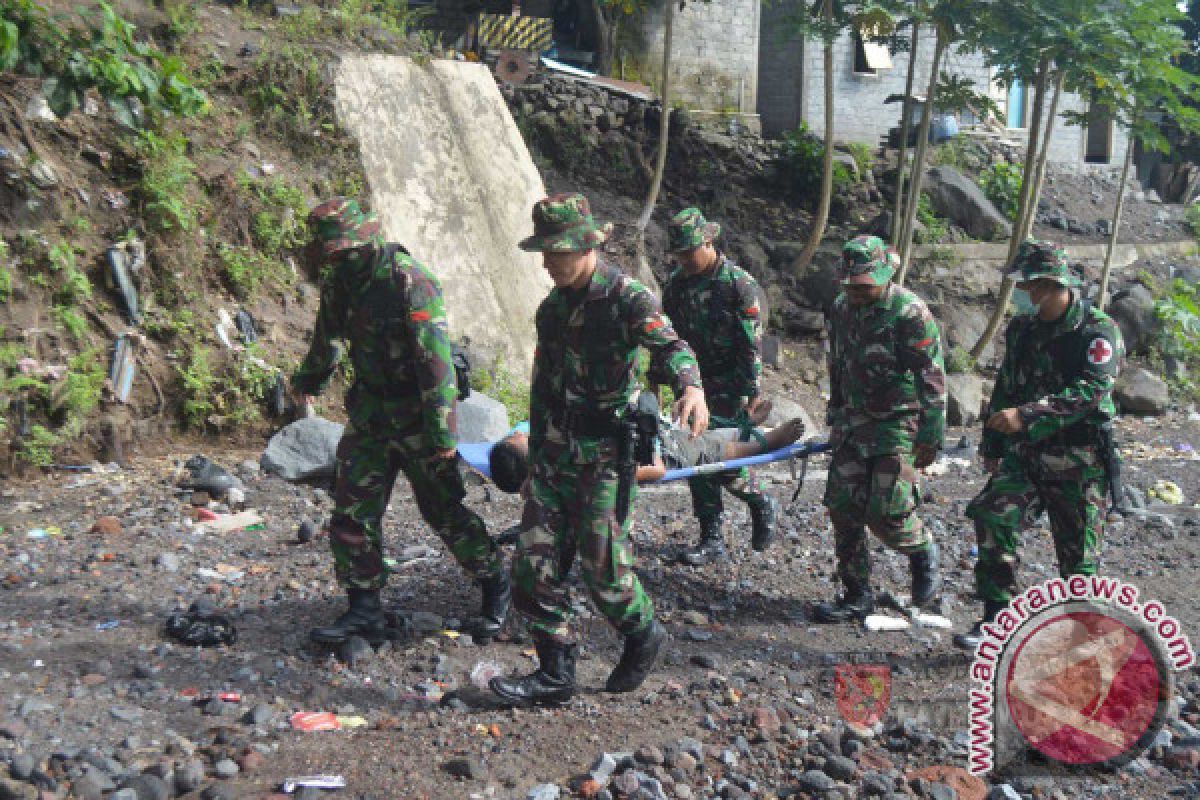 PRCPB TNI Simulasi Evakuasi Korban Erupsi Gamalama