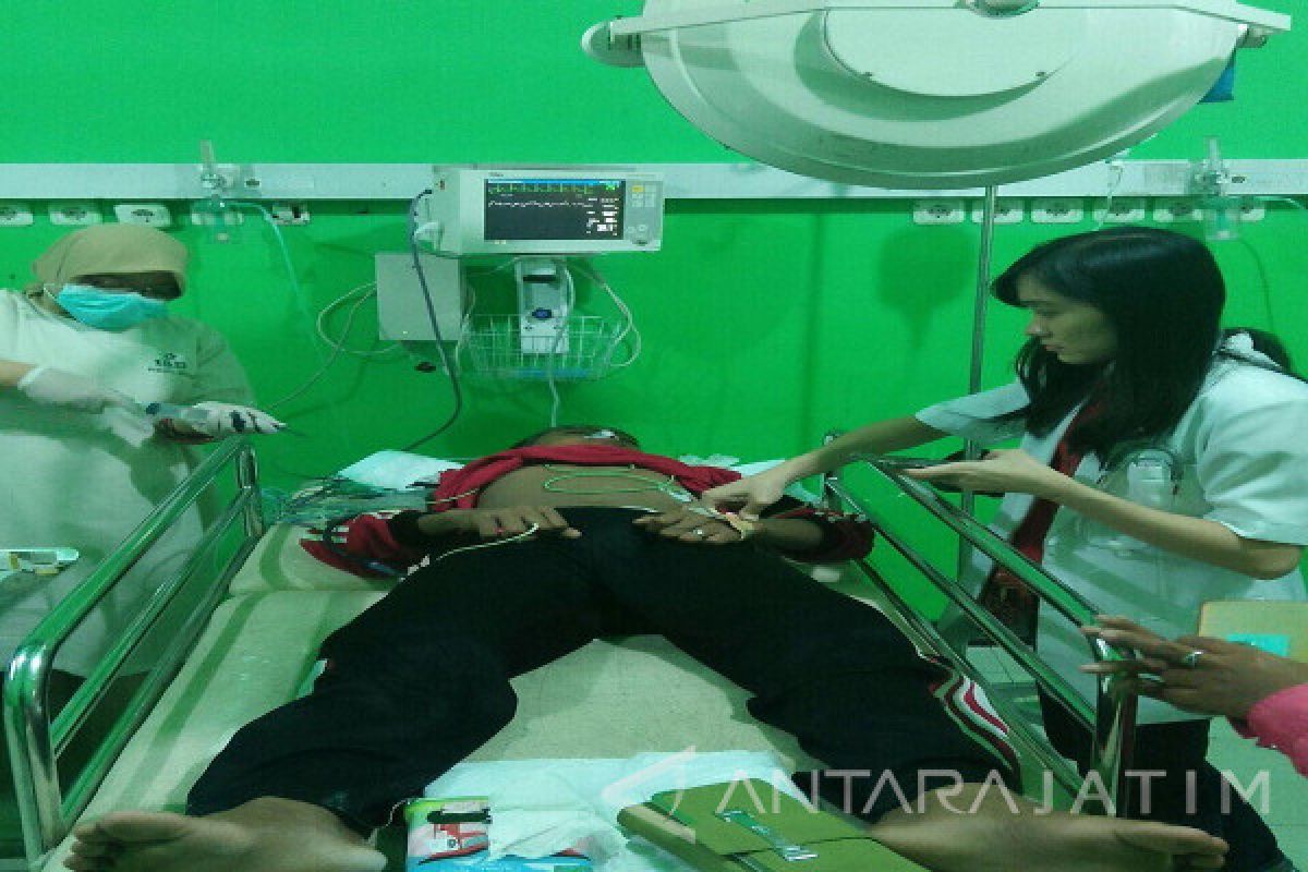 Seorang Remaja di Blitar Dirawat Setelah Minum Minuman Kemasan 