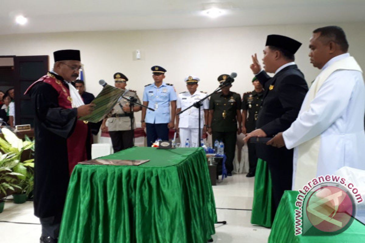 Frengky Limber Pimpin DPRD Maluku Tenggara Barat