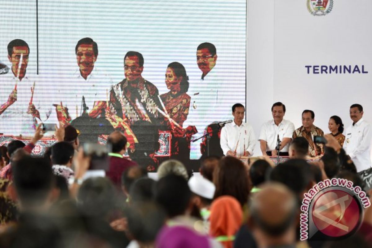 Jokowi gunakan bahasa Batak saat peresmian Silangit