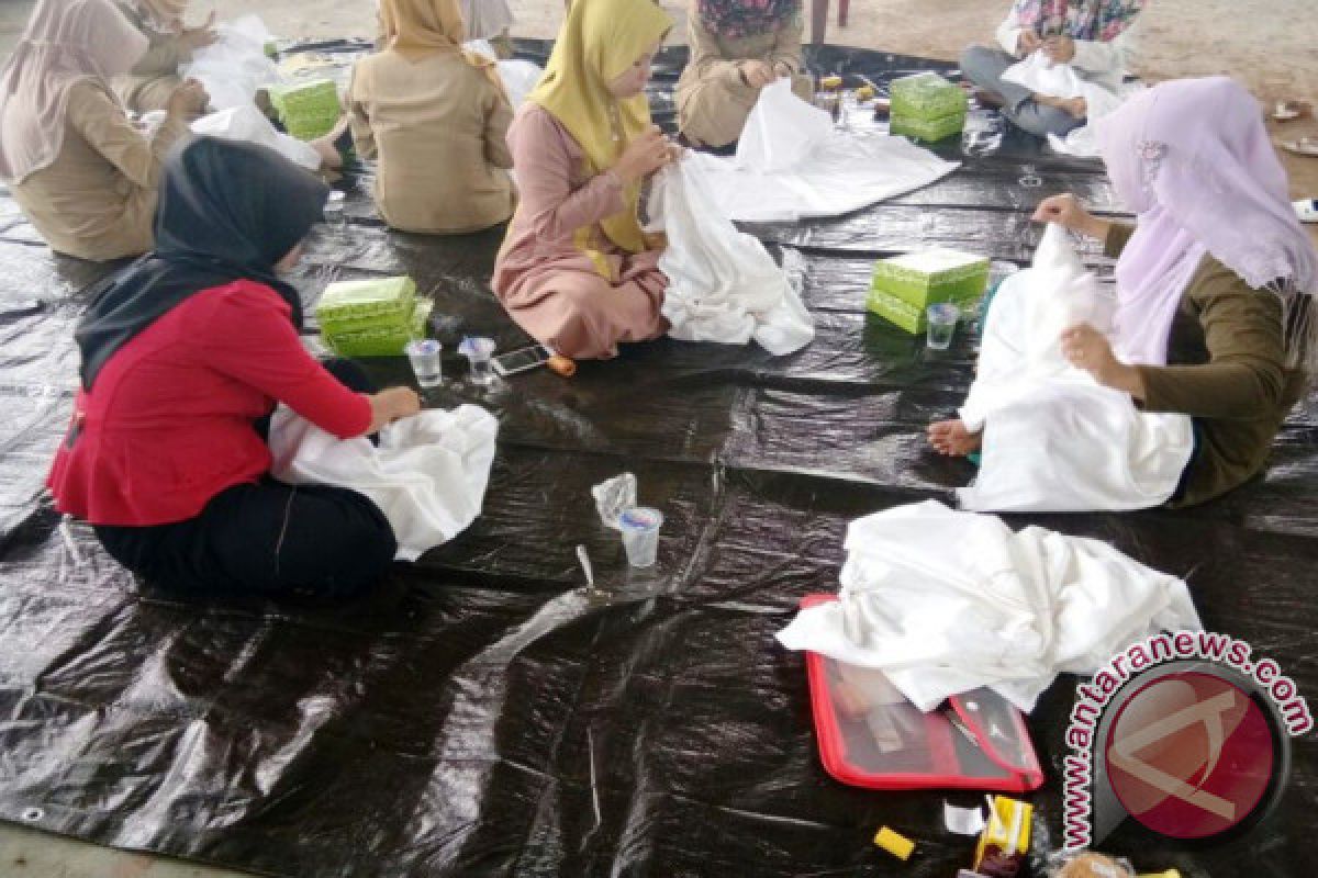 Balangan Gelar Diklat Buat Kain Sasirangan 