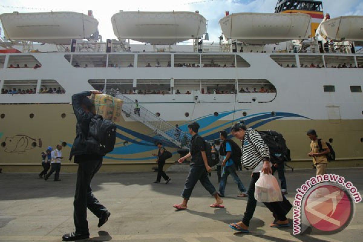 Arus balik di Pelabuhan Priok masih sepi