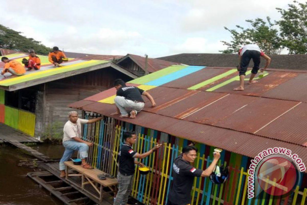 Kawasan Lanting Pelangi Icon Wisata Baru di HSS