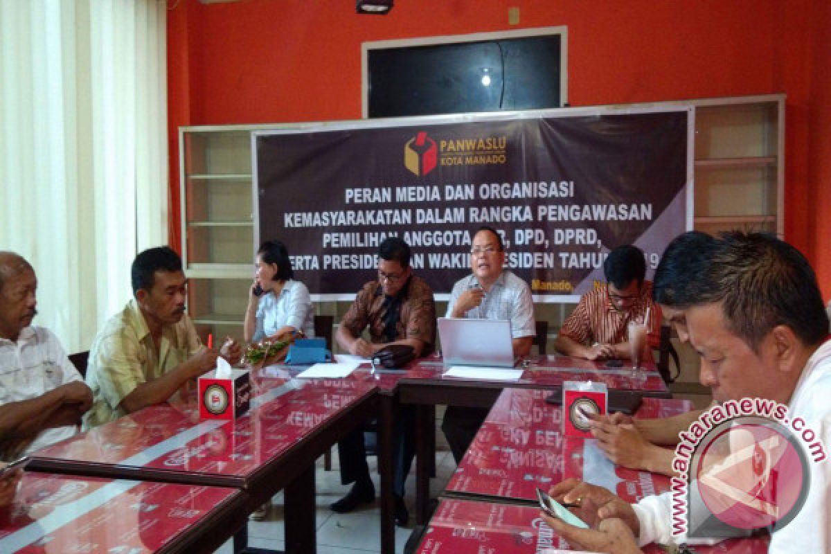 Panwaslu Manado Ajak Media dan Masyarakat Awasi Pemilu     