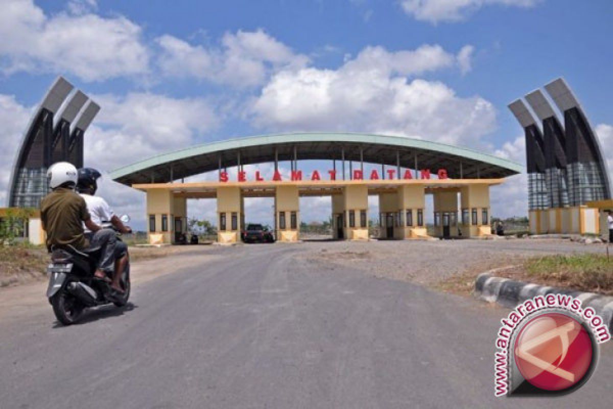 Bandara Lombok ditutup sejak Minggu sore tadi