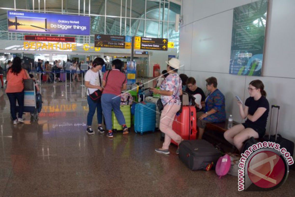 Limpahan Penumpang Bandara Mulai Masuk Pelabuhan Gilimanuk