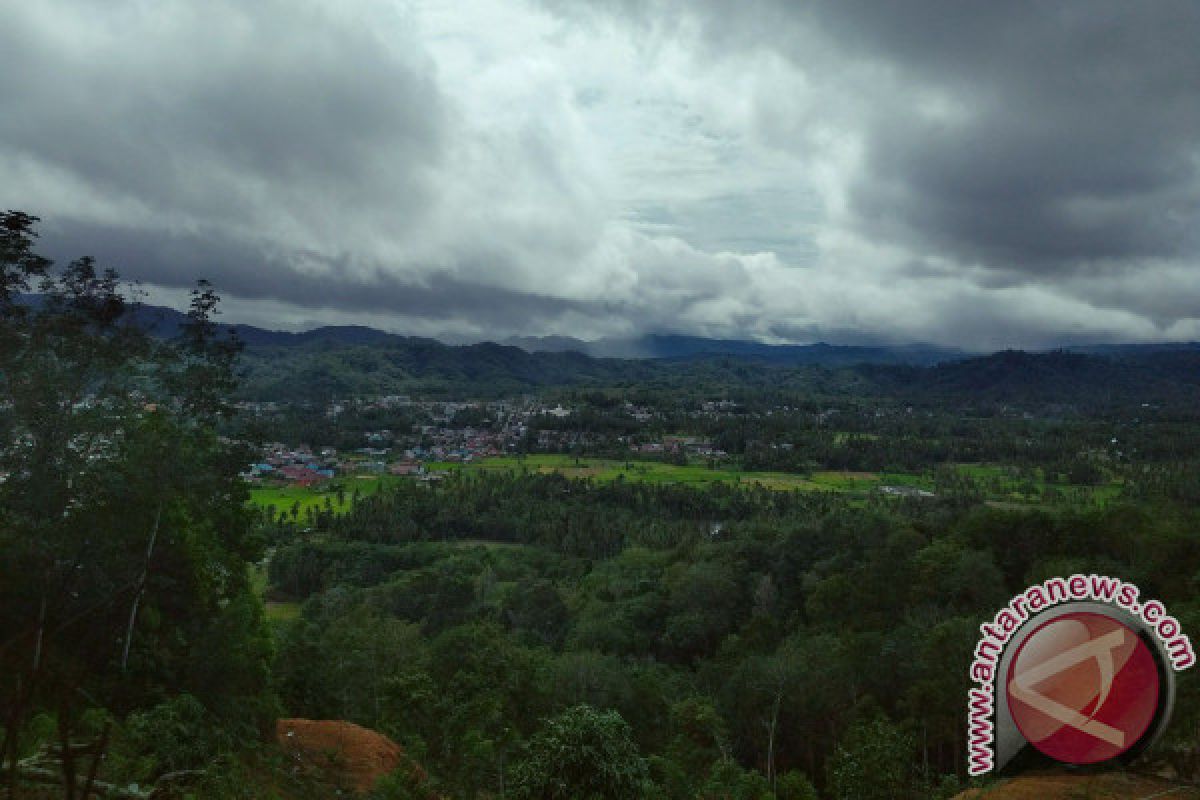 Menatap Keindahan Padangsidimpuan Dari Puncak Bukit Simarsayang