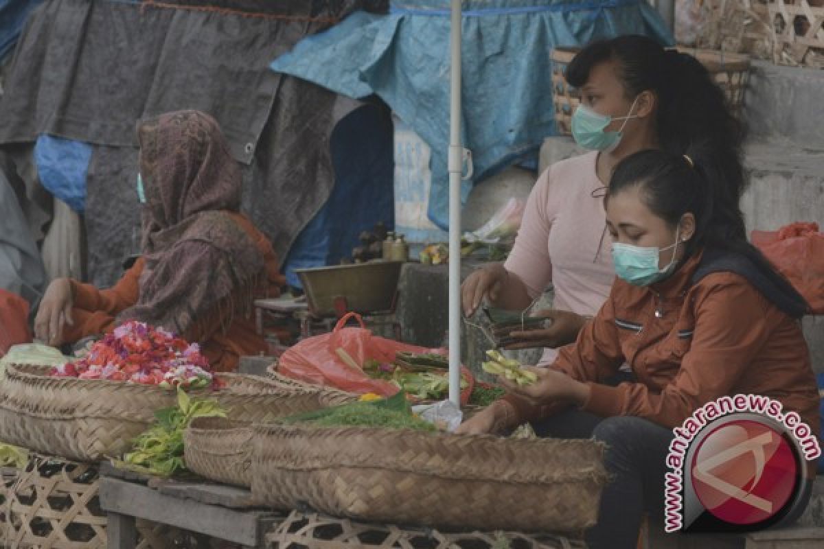 Bali airport closed for 24 hours due to eruption of Mt Agung