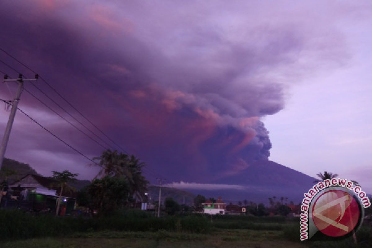 Bali Airport Closed For 24 Hours Due To Eruption Of Mt Agung