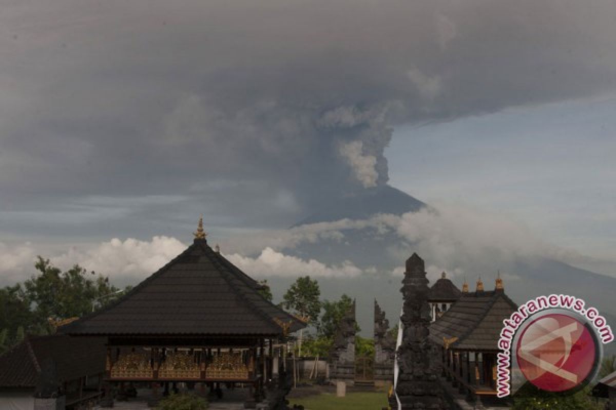 ASDP Ketapang siagakan 32 kapal terkait Gunung Agung