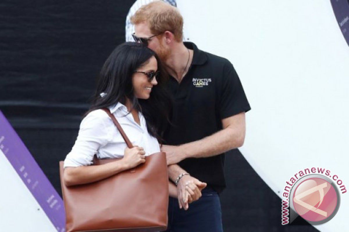 Berlian Puteri Diana hiasi cincin tunangan Pangeran Harry