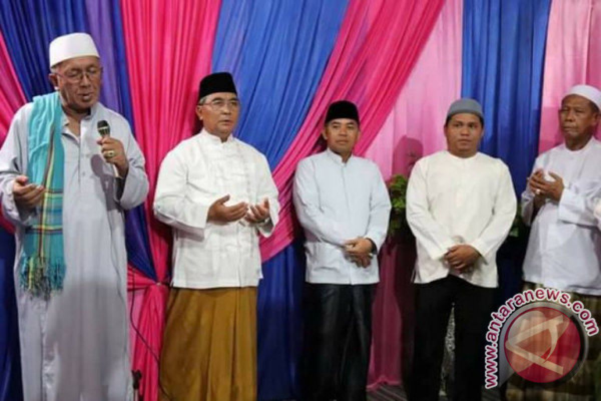 Bupati HSS dan Guru Danau Hadiri Maulid 