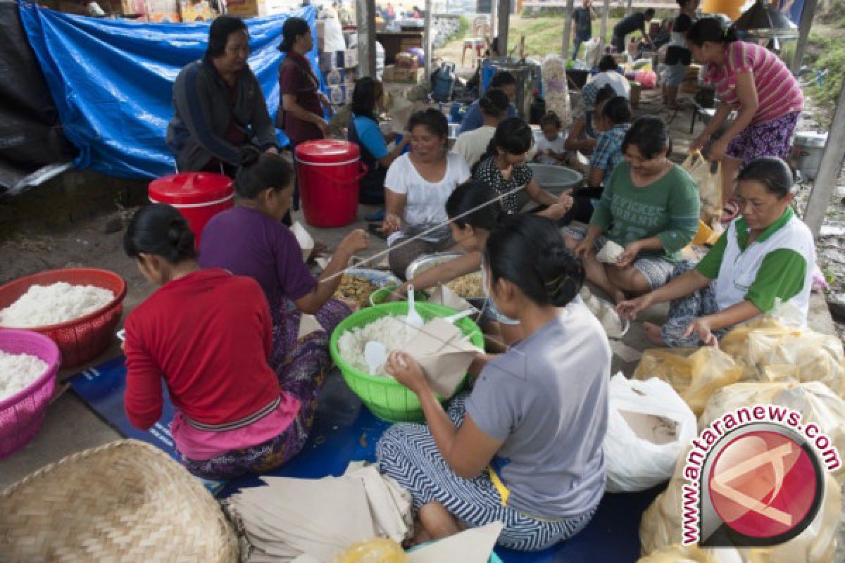 Kemensos buka dua dapur umum lapangan untuk korban gempa Banjarnegara