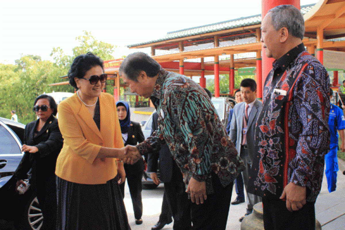 Wakil PM China Tengok Panda Di Bogor