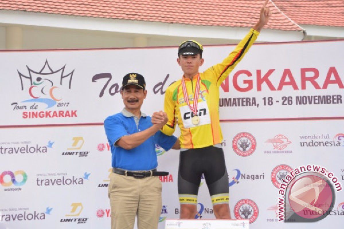 Sambutan Meriah Untuk Peserta TdS di Lokasi Etape V