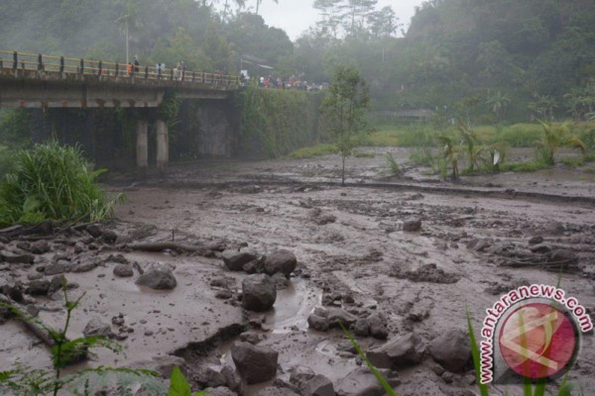 PVMBG kirim sampel lahar hujan Gunung Agung ke Yogyakarta