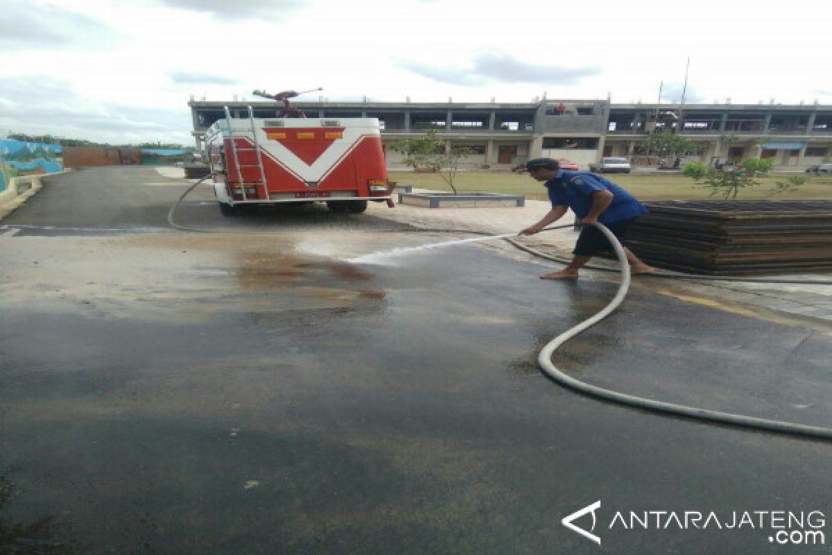 Personel Gabungan Bersihkan Kompleks Ponpes Balekambang Jepara