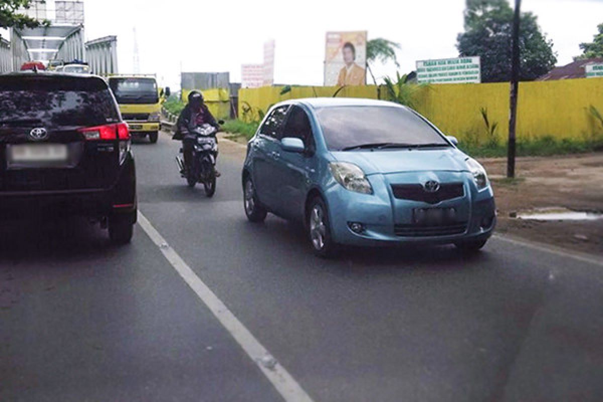 Pondasi Pembangunan Jembatan Paralel Landak Rp73 Miliar 