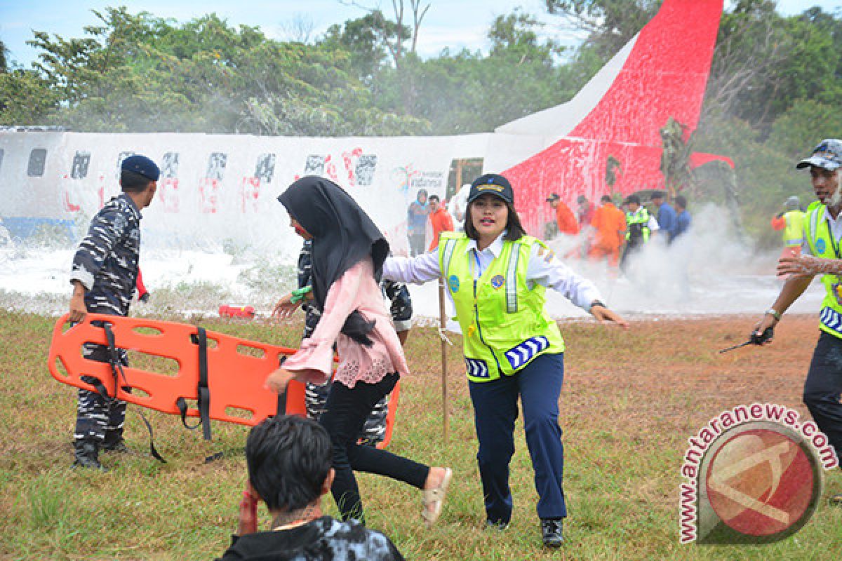 Bandara Dabo Simulasi Penanganan Kecelakaan Pesawat