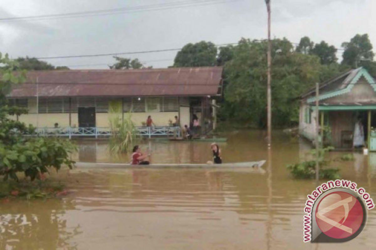 Banjir Rendam Sejumlah Permukiman Warga Kapuas Hulu