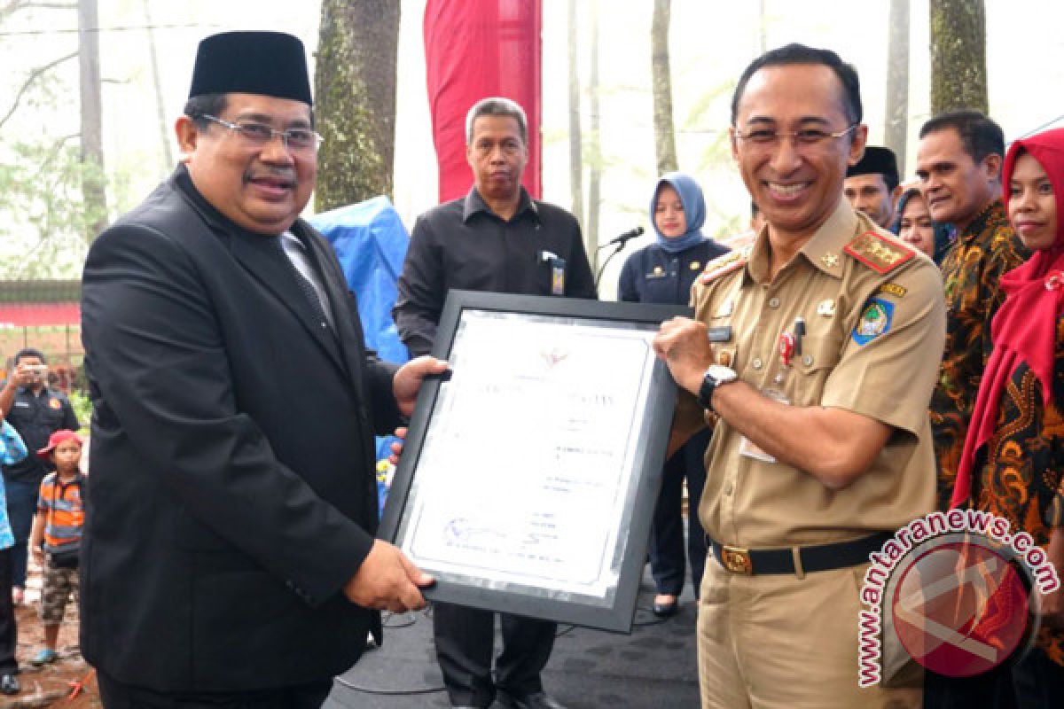 Bupati Gowa Raih Penghargaan Pemrakarsa Kampung Literasi 