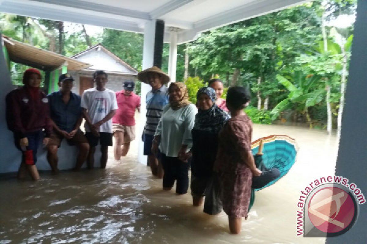 Lima kecamatan di Kulon Progo diterjang banjir